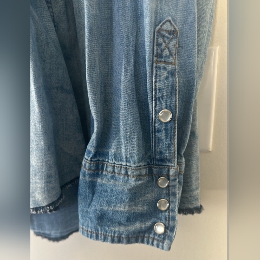 We The Free, Free People Denim Women's Top - Picture 6 of 6